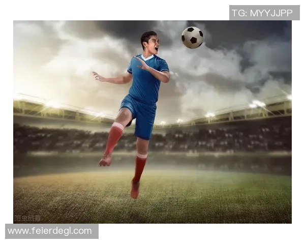 足球明星展现绝技远射技巧解析与训练方法分享 足球明星展现绝技远射技巧解析与训练方法分享