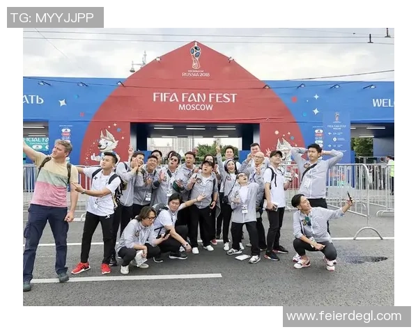 足球明星携手轮船畅游世界精彩瞬间广告展示 足球明星携手轮船畅游世界精彩瞬间广告展示