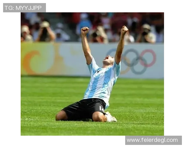 足球明星签名背后的故事与那些敷衍了事的瞬间揭秘 足球明星签名背后的故事与那些敷衍了事的瞬间揭秘