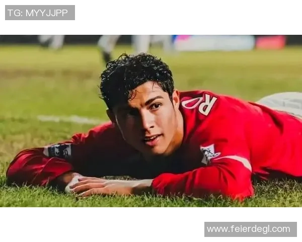 退役足球明星帅哥们的风采与魅力尽显在这些精彩瞬间中 退役足球明星帅哥们的风采与魅力尽显在这些精彩瞬间中